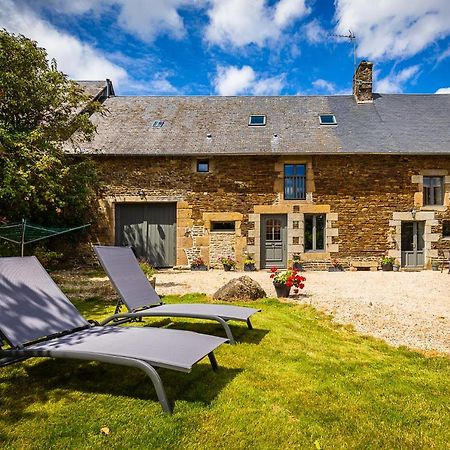 Les Prairies Du Mont - Le Gite De La Chapelle Sougéal Exterior foto