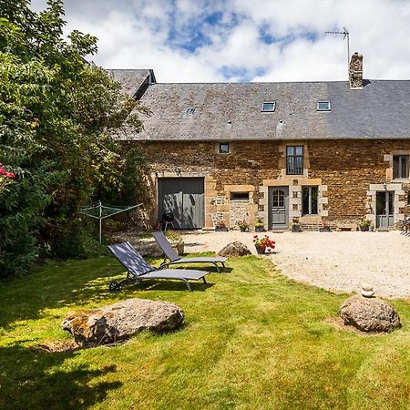 Les Prairies Du Mont - Le Gite De La Chapelle Sougéal Exterior foto