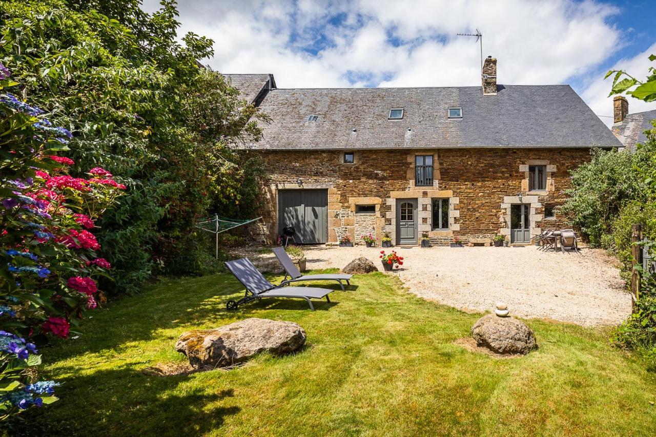 Les Prairies Du Mont - Le Gite De La Chapelle Sougéal Exterior foto